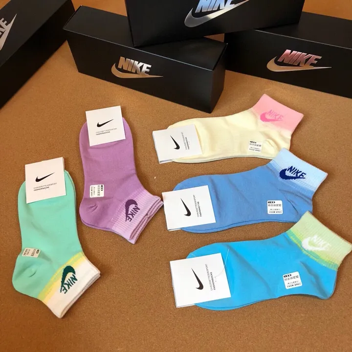 スーパーコピー ナイキ 靴下