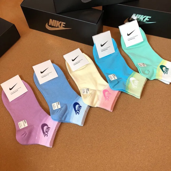 スーパーコピー ナイキ 靴下