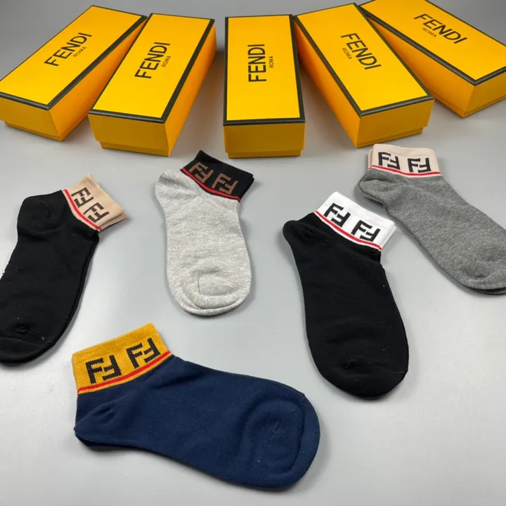 スーパーコピー ヴェルサーチ 靴下