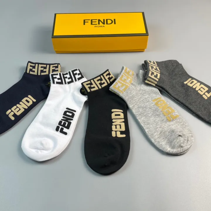 スーパーコピー ヴェルサーチ 靴下