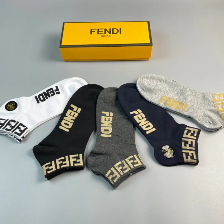 スーパーコピー ヴェルサーチ 靴下