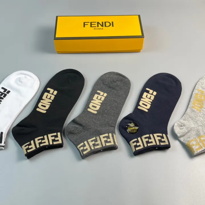 スーパーコピー ヴェルサーチ 靴下