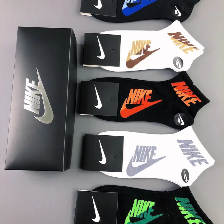 スーパーコピー ナイキ 靴下