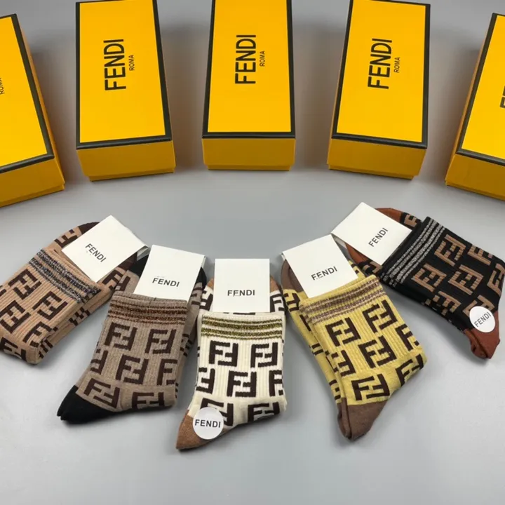 スーパーコピー ヴェルサーチ 靴下