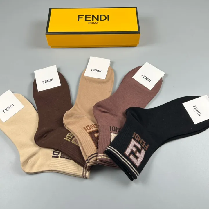 スーパーコピー ヴェルサーチ 靴下