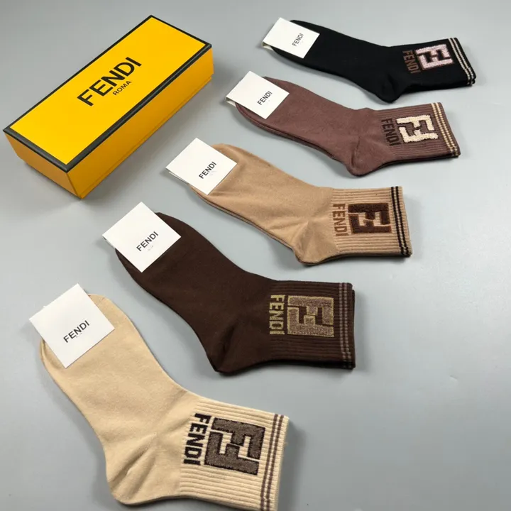 スーパーコピー ヴェルサーチ 靴下