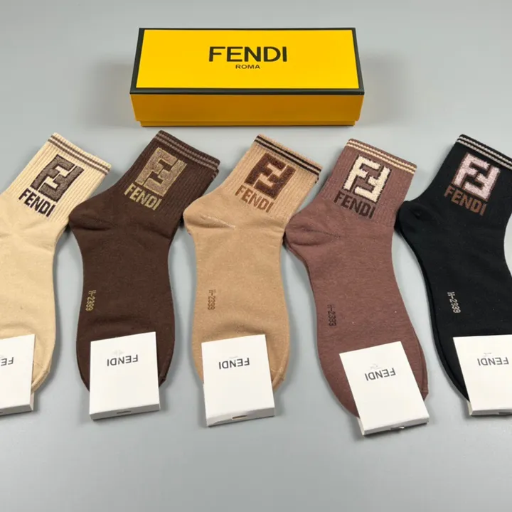 スーパーコピー ヴェルサーチ 靴下