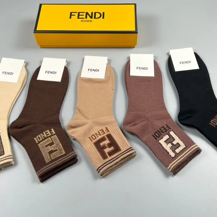 スーパーコピー ヴェルサーチ 靴下