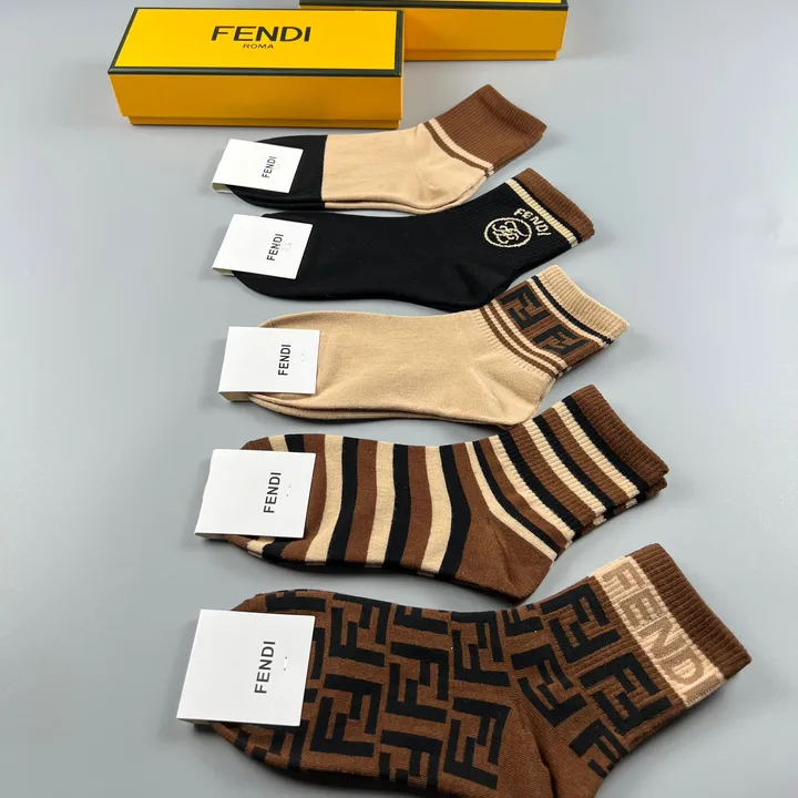 スーパーコピー ヴェルサーチ 靴下