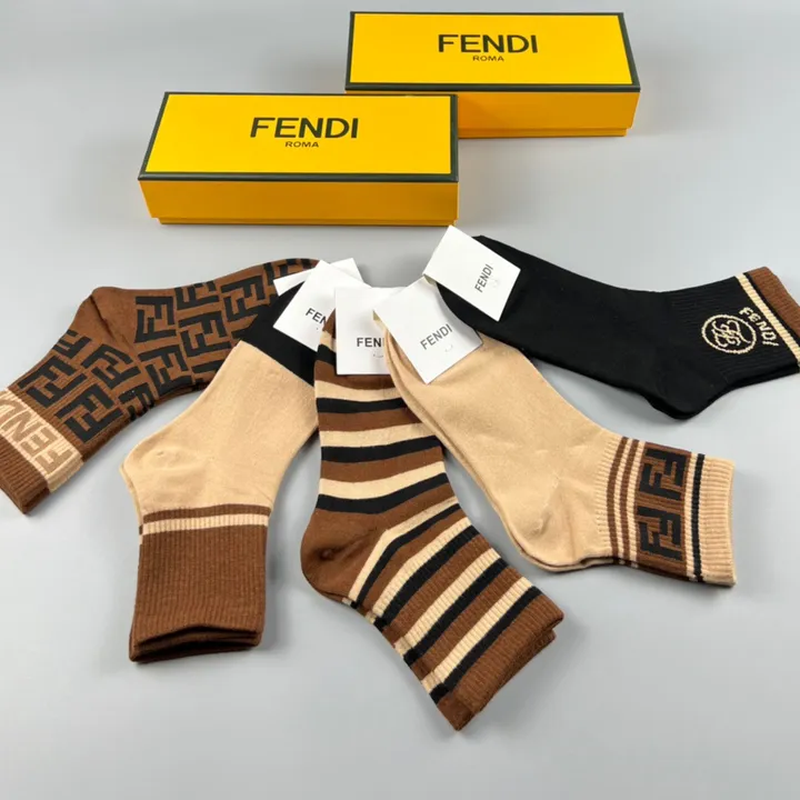 スーパーコピー ヴェルサーチ 靴下