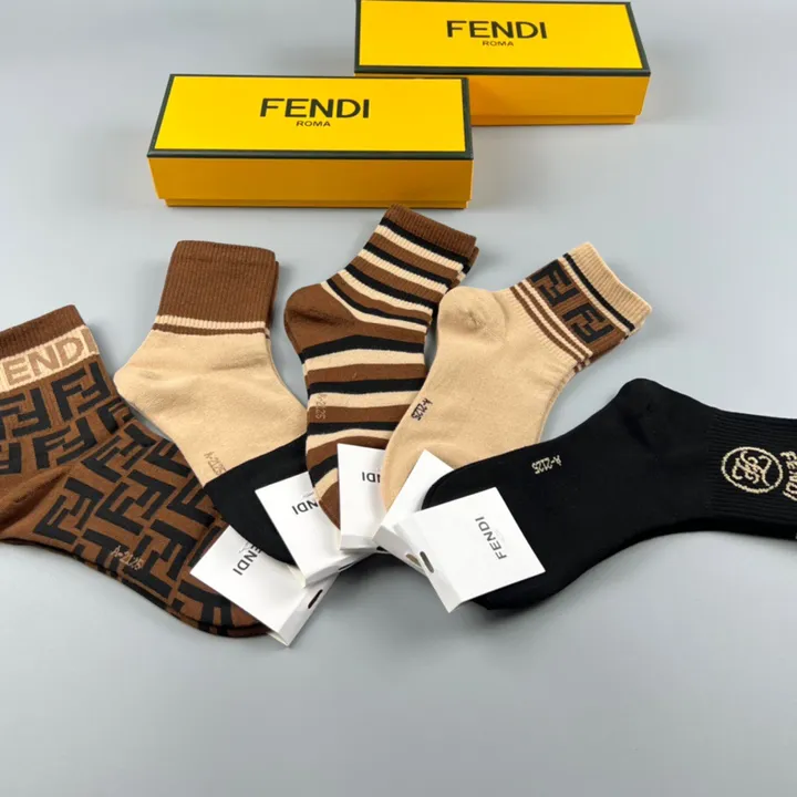 スーパーコピー ヴェルサーチ 靴下