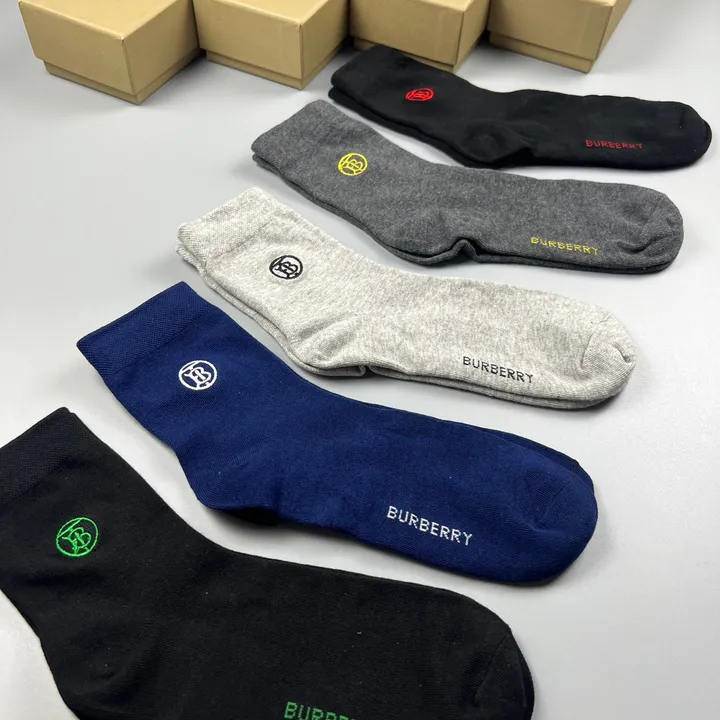 スーパーコピー プラダ 靴下