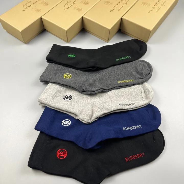 スーパーコピー プラダ 靴下