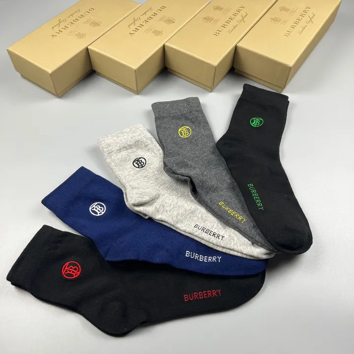 スーパーコピー プラダ 靴下