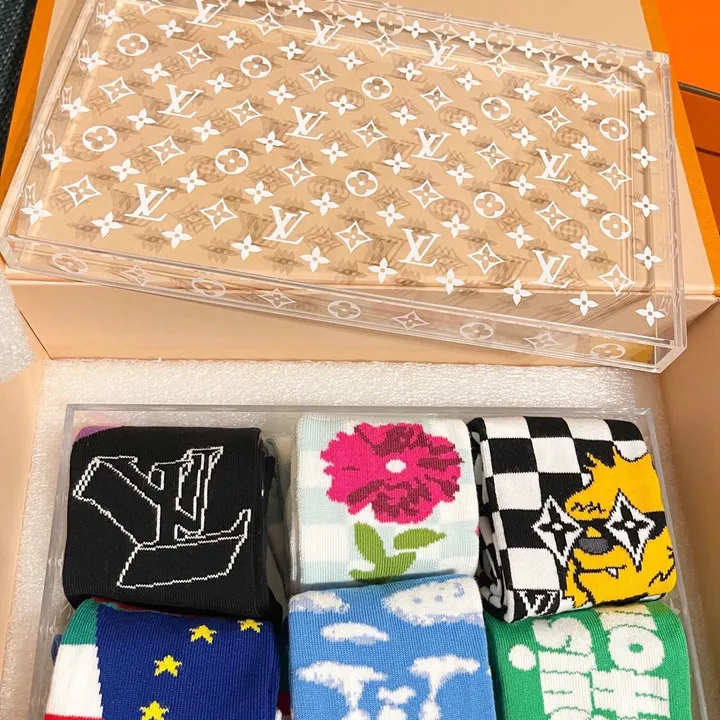 スーパーコピー ルイヴィトン 靴下