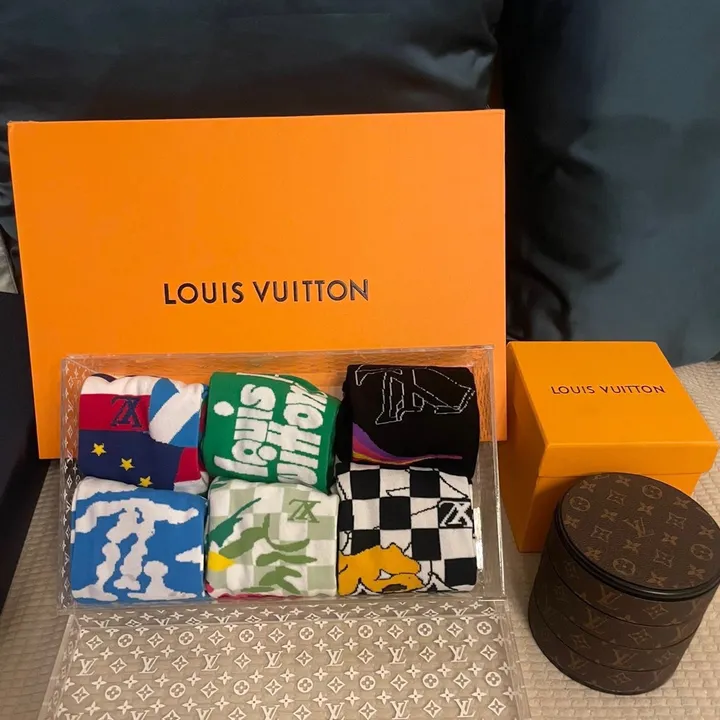 スーパーコピー ルイヴィトン 靴下