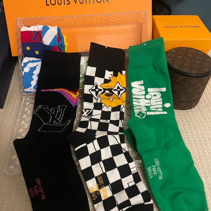 スーパーコピー ルイヴィトン 靴下
