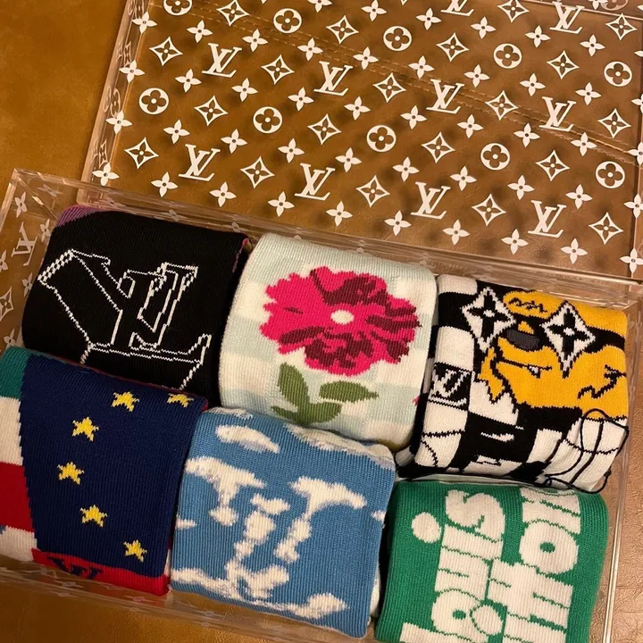 スーパーコピー ルイヴィトン 靴下