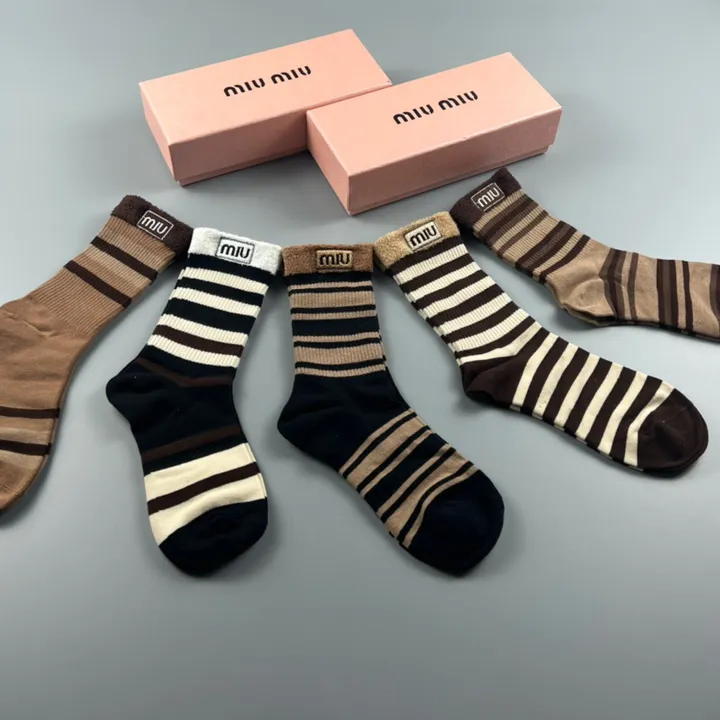 スーパーコピー ミュウミュウ 靴下
