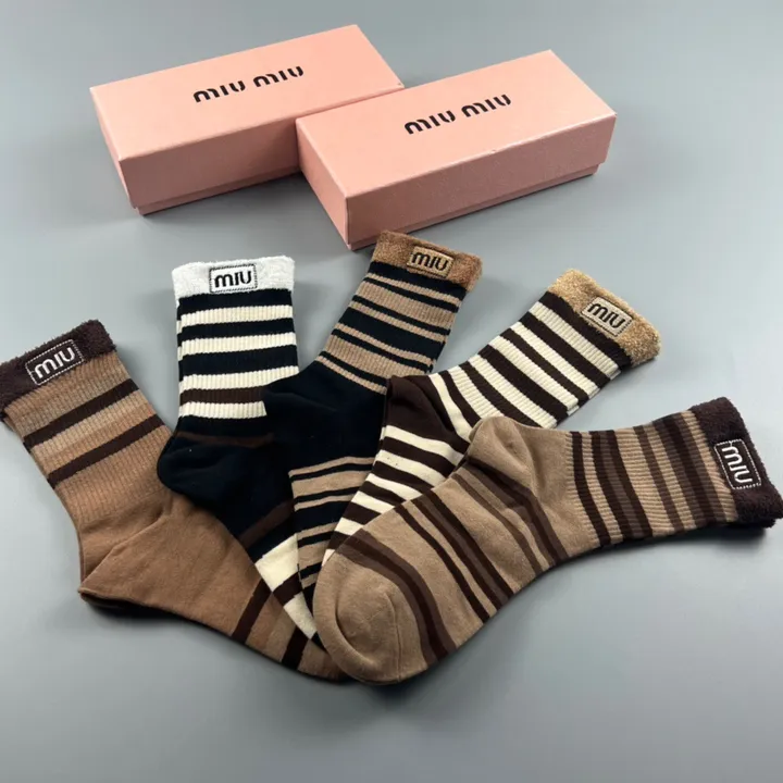 スーパーコピー ミュウミュウ 靴下
