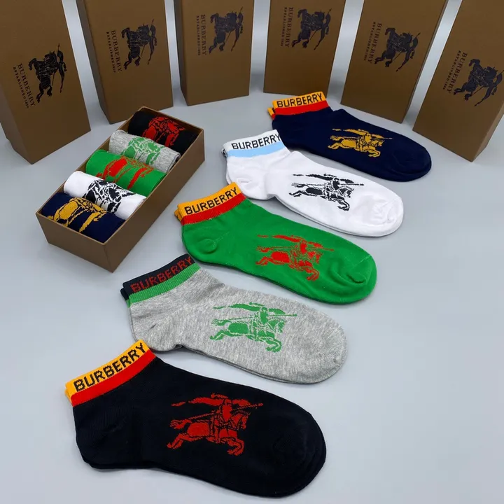 スーパーコピー プラダ 靴下