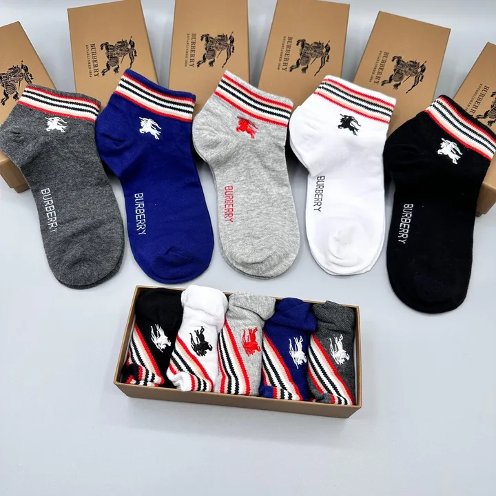 スーパーコピー プラダ 靴下