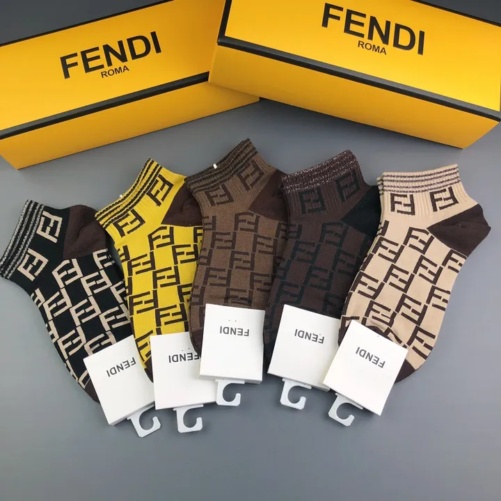 スーパーコピー ヴェルサーチ 靴下