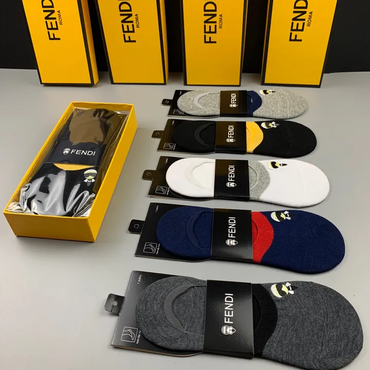 スーパーコピー ヴェルサーチ 靴下