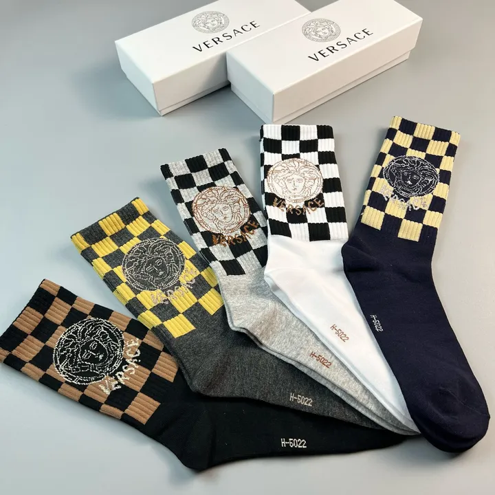 スーパーコピー ヴェルサーチ 靴下