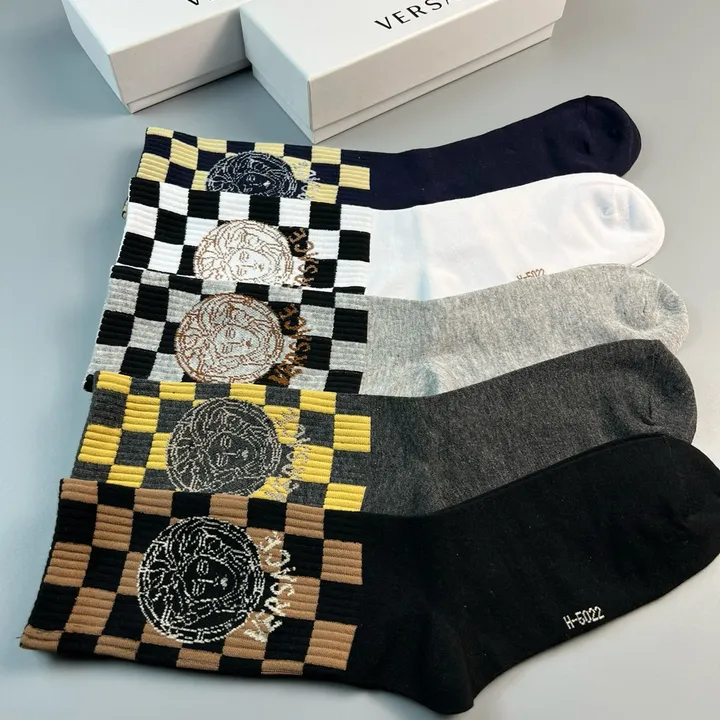 スーパーコピー ヴェルサーチ 靴下