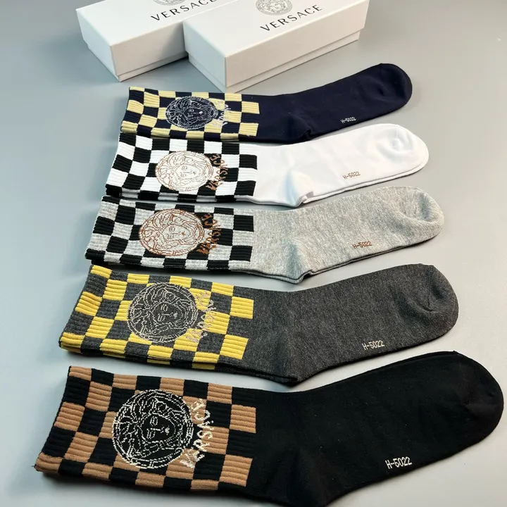 スーパーコピー ヴェルサーチ 靴下