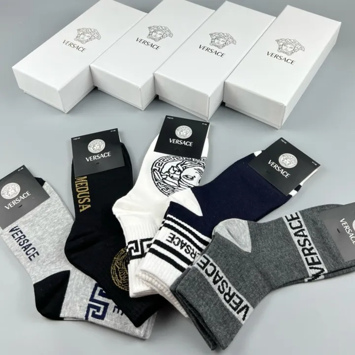 スーパーコピー ヴェルサーチ 靴下
