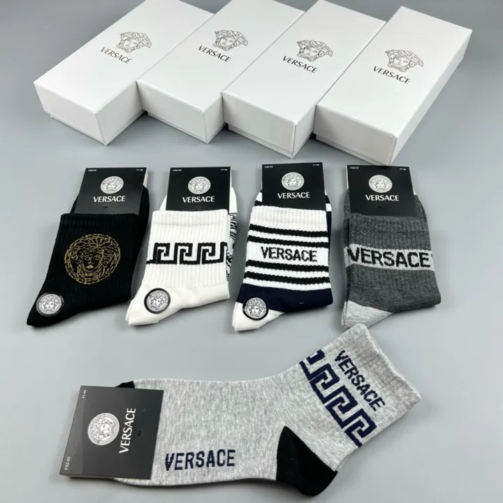 スーパーコピー ヴェルサーチ 靴下