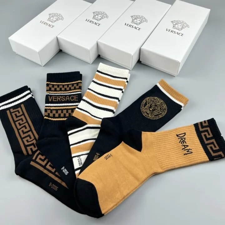 スーパーコピー ヴェルサーチ 靴下