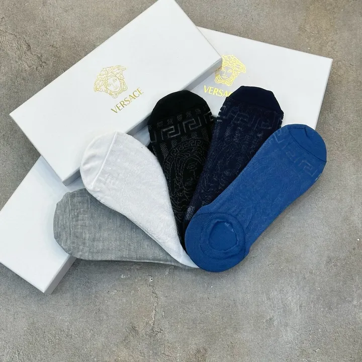 スーパーコピー ヴェルサーチ 靴下