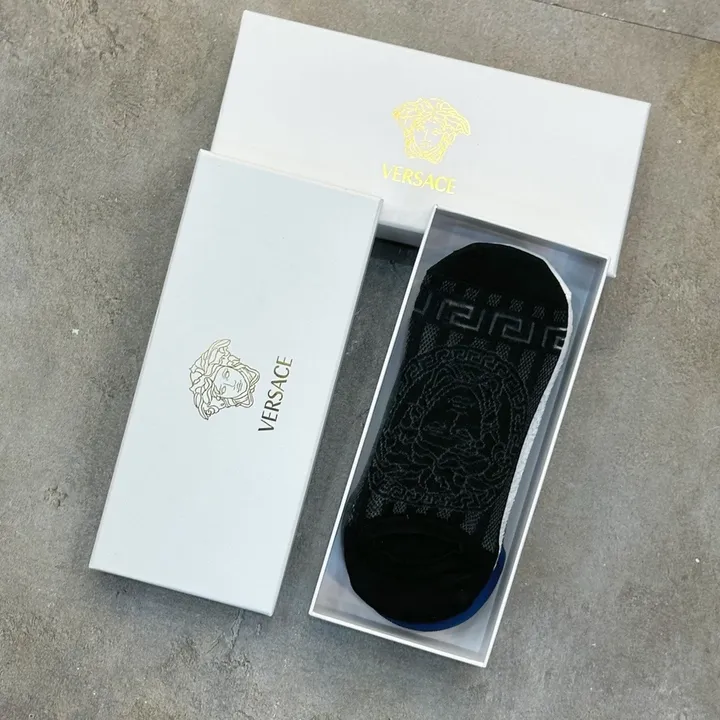 スーパーコピー ヴェルサーチ 靴下