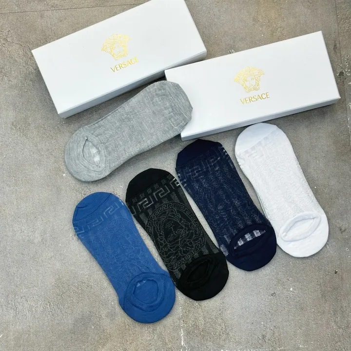 スーパーコピー ヴェルサーチ 靴下