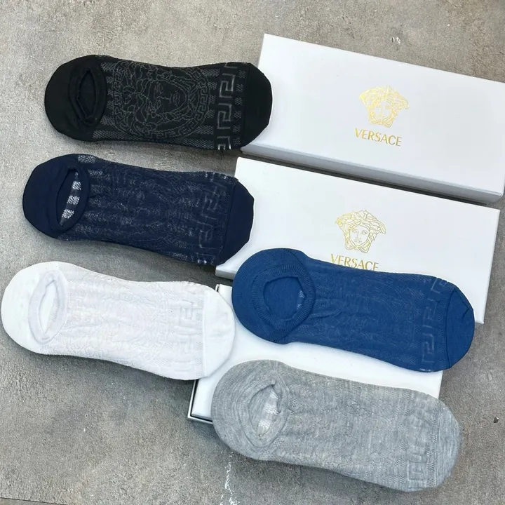 スーパーコピー ヴェルサーチ 靴下
