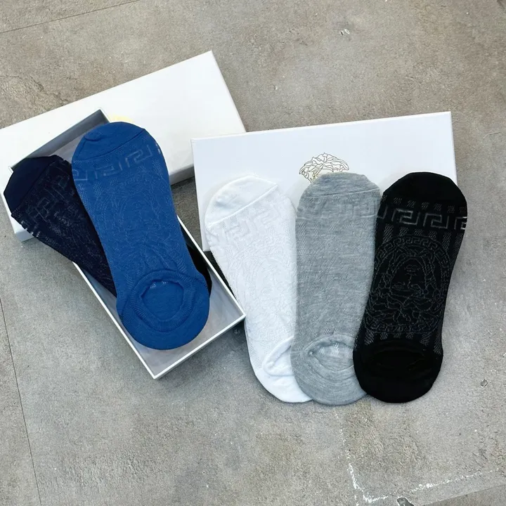 スーパーコピー ヴェルサーチ 靴下