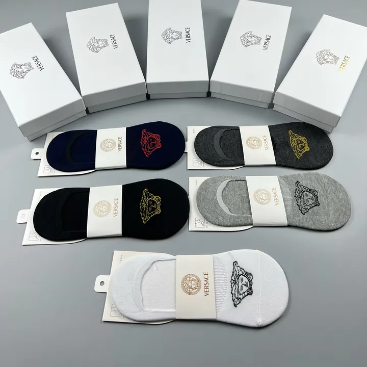 スーパーコピー ヴェルサーチ 靴下