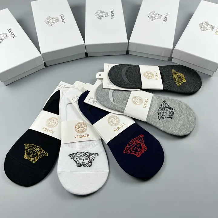 スーパーコピー ヴェルサーチ 靴下