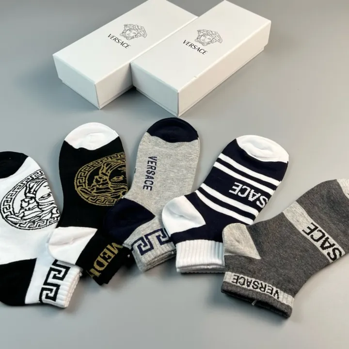 スーパーコピー ヴェルサーチ 靴下