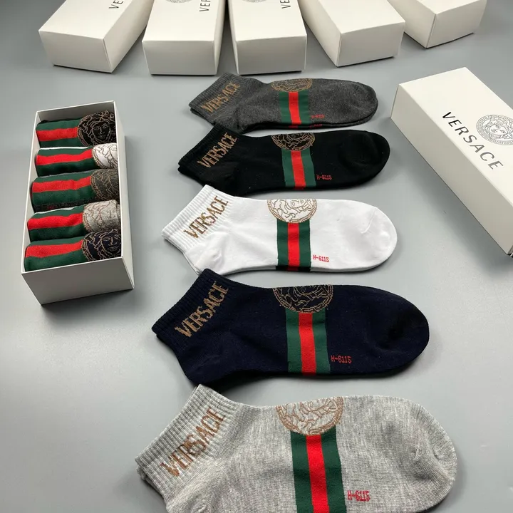 スーパーコピー ヴェルサーチ 靴下