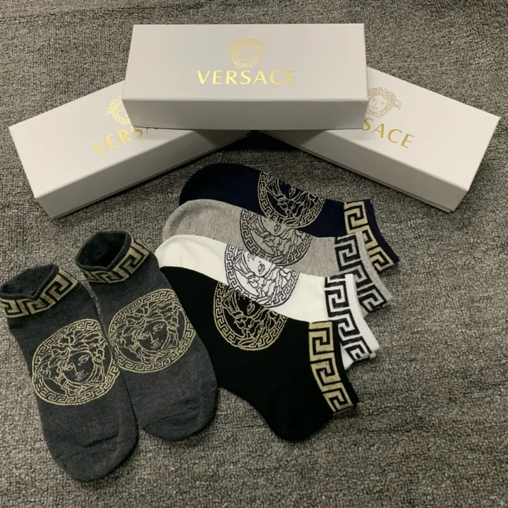 スーパーコピー ヴェルサーチ 靴下