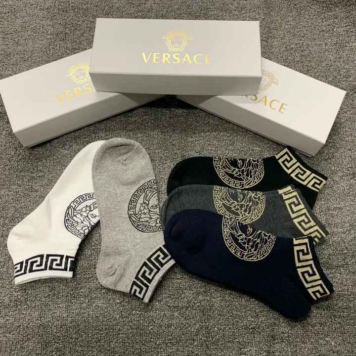 スーパーコピー ヴェルサーチ 靴下