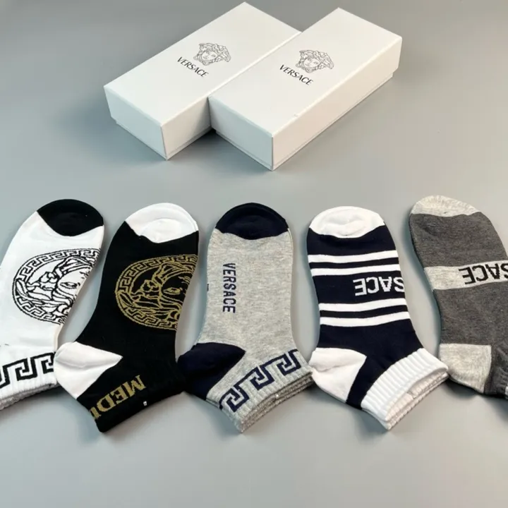 スーパーコピー ヴェルサーチ 靴下