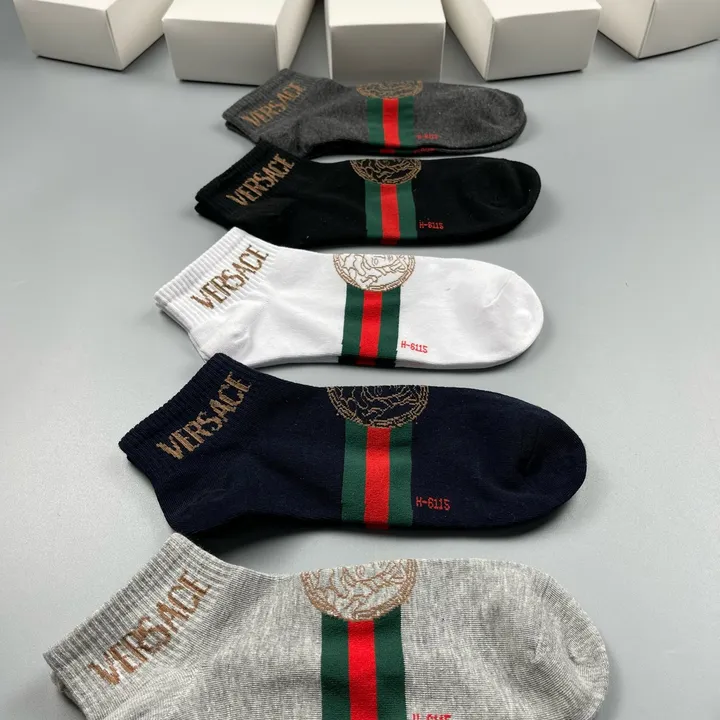 スーパーコピー ヴェルサーチ 靴下