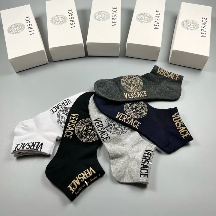 スーパーコピー ヴェルサーチ 靴下