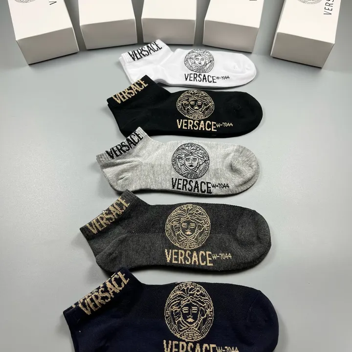 スーパーコピー ヴェルサーチ 靴下