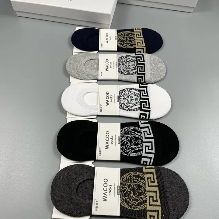 スーパーコピー ヴェルサーチ 靴下